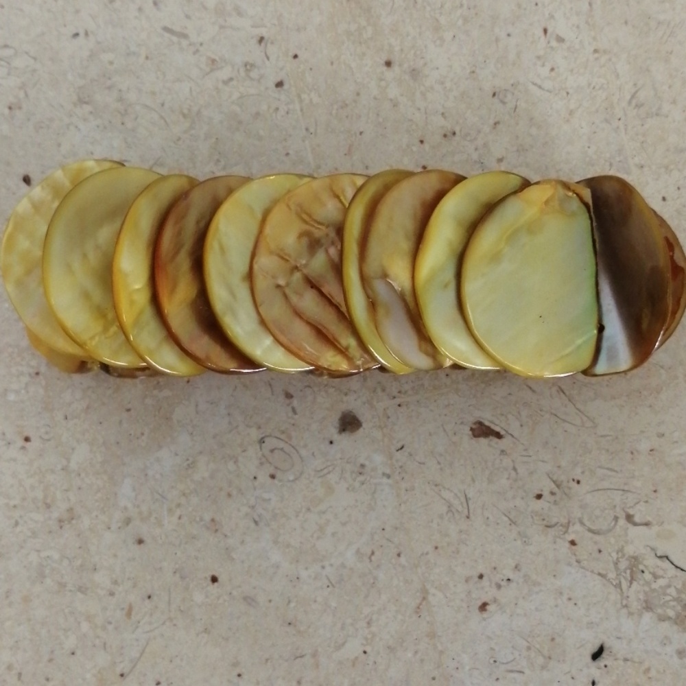 Shell Bracelet 🐚 - Picture 3 of 5